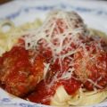 Italienska köttbullar med parmesan och salvia i[...]