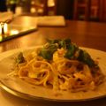 Färsk tagliatelle med broccoli- & ostsås