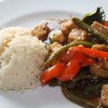 Hoisinquorn/tofu med risnudlar