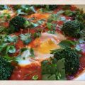 HUEVOS RANCHEROS MED FÄRSK KORIANDER