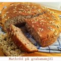 Nötigt matbröd på grahamsmjöl