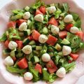 Fräsch sallad med melon och minimozzarella